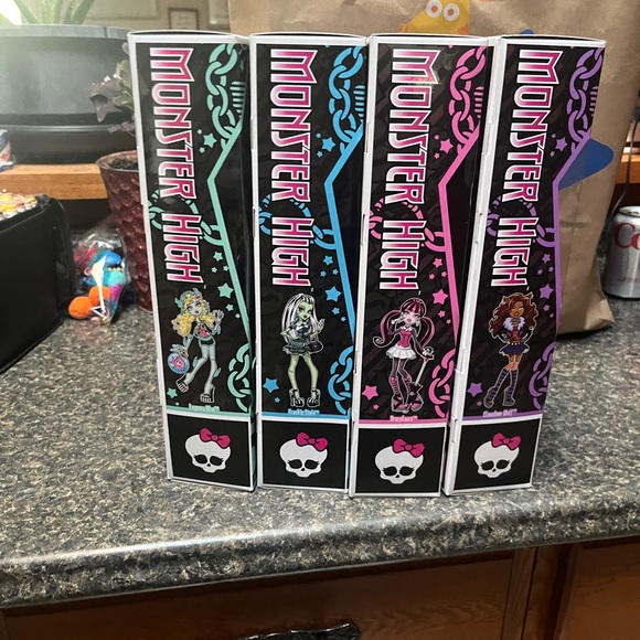 lagoona blue creeproduction doll - Picture 3 of 4